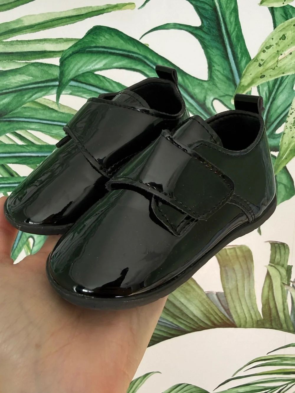 SIZE 4 BABY TUXEDO SHOES